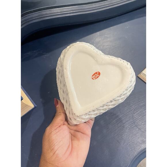 White Floral Heart Ceramic Bowl Lattice Detail Cottage Core Trinket Dish - Picture 6 of 7